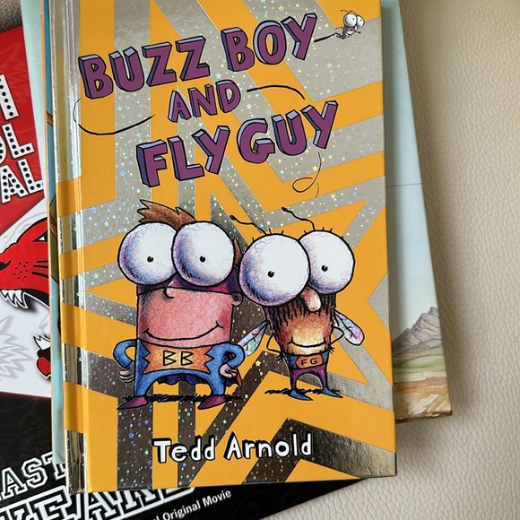 Disney + Ted Arnold + Gail Carson Levine Bundle of 4 EXCELLENT condition 📚 - Picture 3 of 7